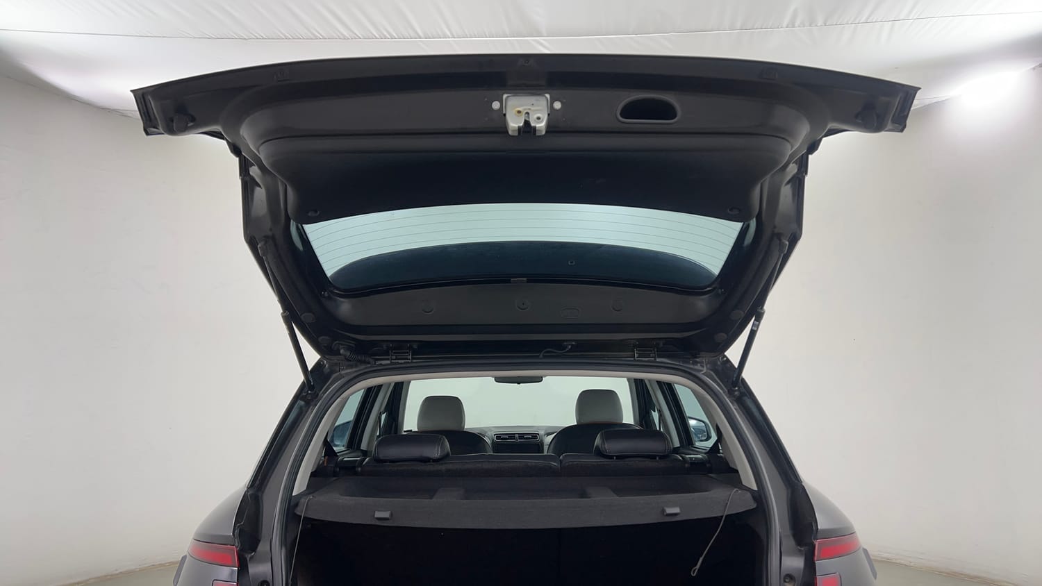 Used 2022 Hyundai Creta SX 1.5 Petrol Executive Petrol Manual interior DICKY DOOR OPEN VIEW