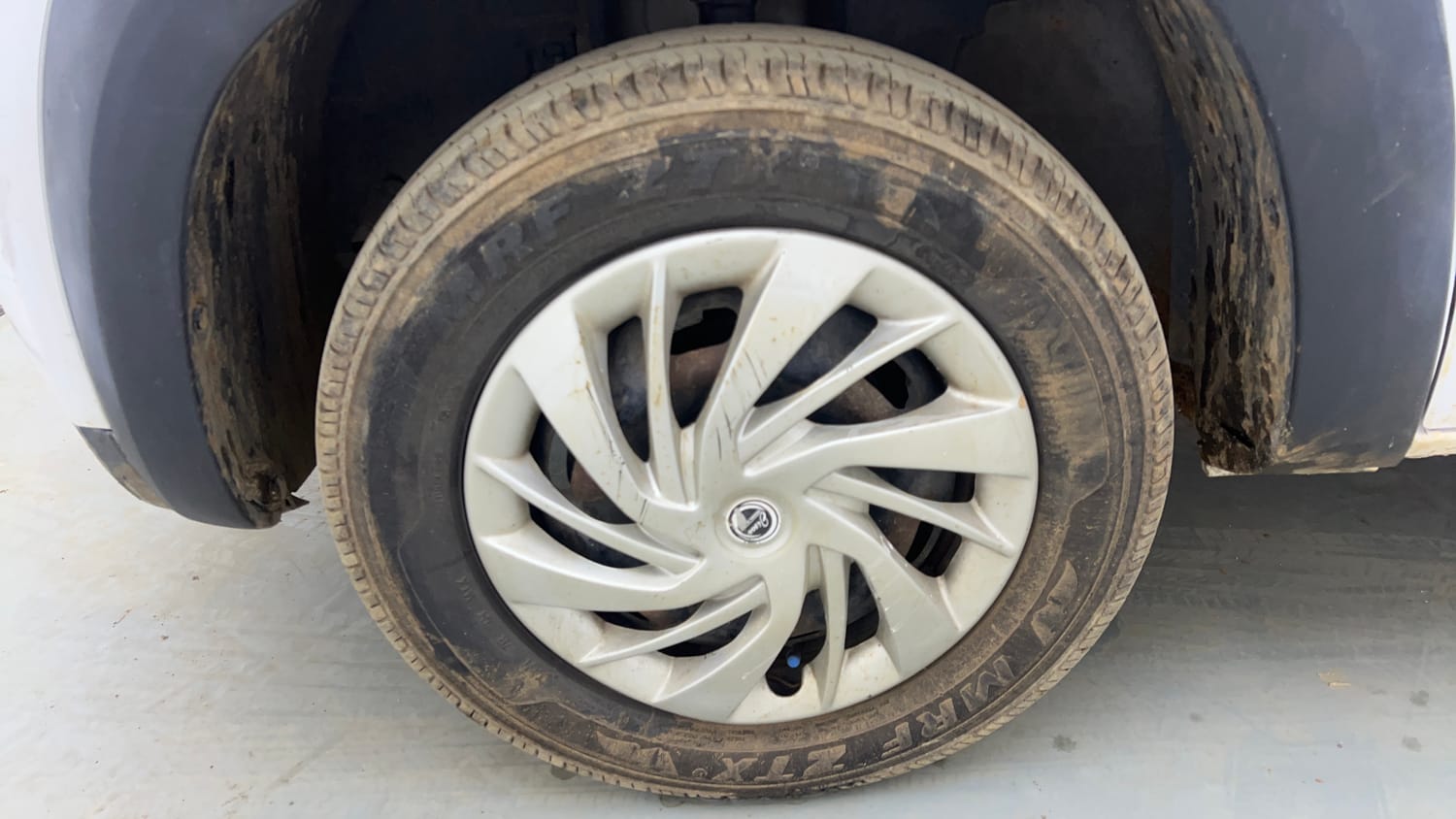 Used 2016 Renault Kwid RXT Petrol Manual tyres LEFT FRONT TYRE RIM VIEW