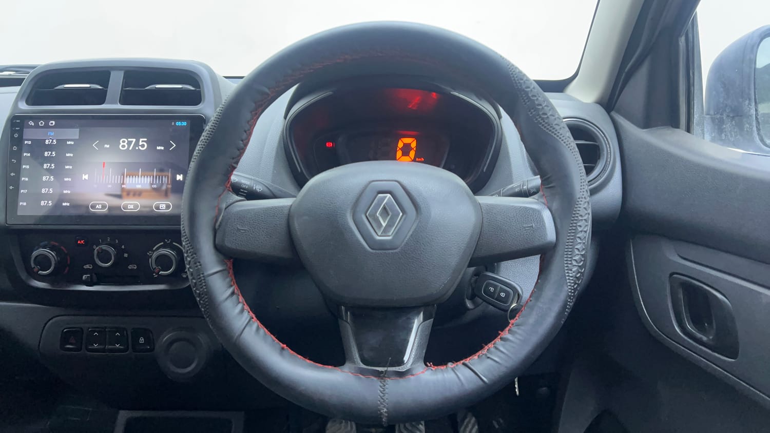 Used 2016 Renault Kwid RXT Petrol Manual interior STEERING VIEW