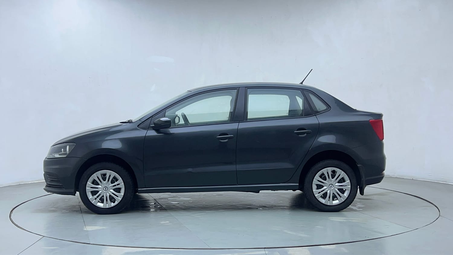 Used 2019 Volkswagen Ameo Comfortline 1.0L (P) Petrol Manual exterior LEFT SIDE VIEW