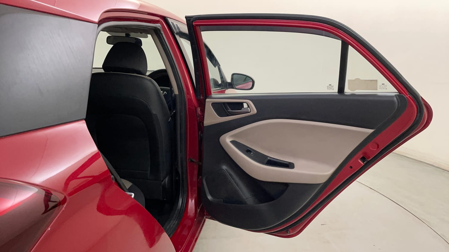 Used 2015 Hyundai Elite i20 Magna 1.2 Petrol Manual interior RIGHT REAR DOOR OPEN VIEW