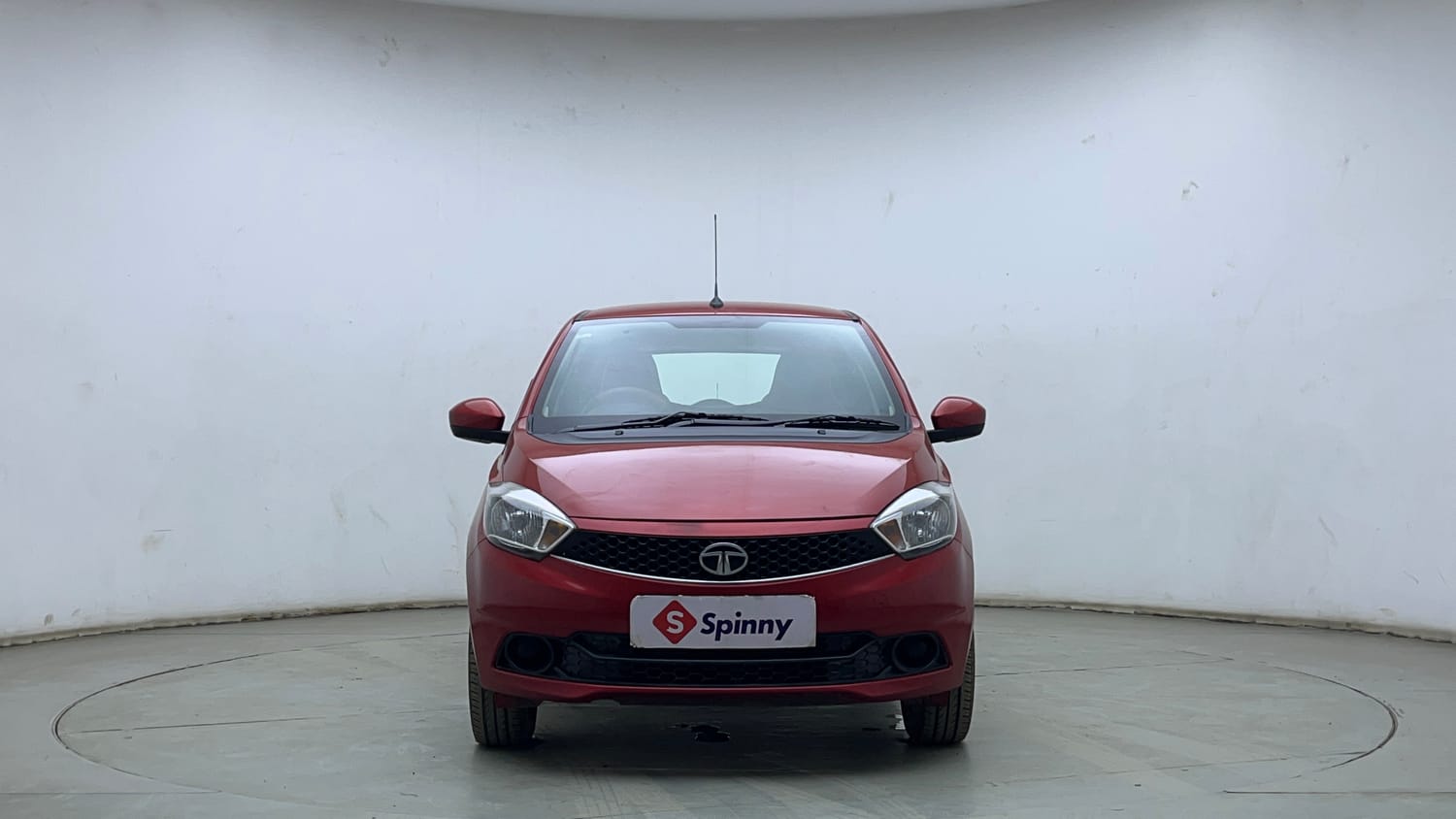 Used 2018 Tata Tiago Revotron XT Petrol Manual exterior FRONT VIEW
