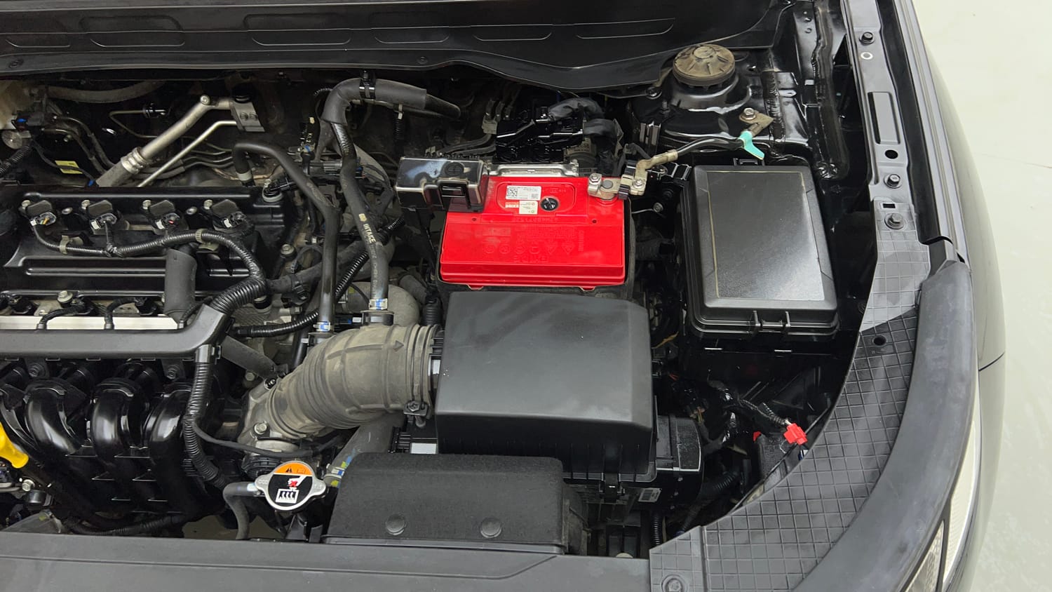 Used 2022 Hyundai Venue SX 1.2 Petrol Petrol Manual engine ENGINE LEFT SIDE VIEW