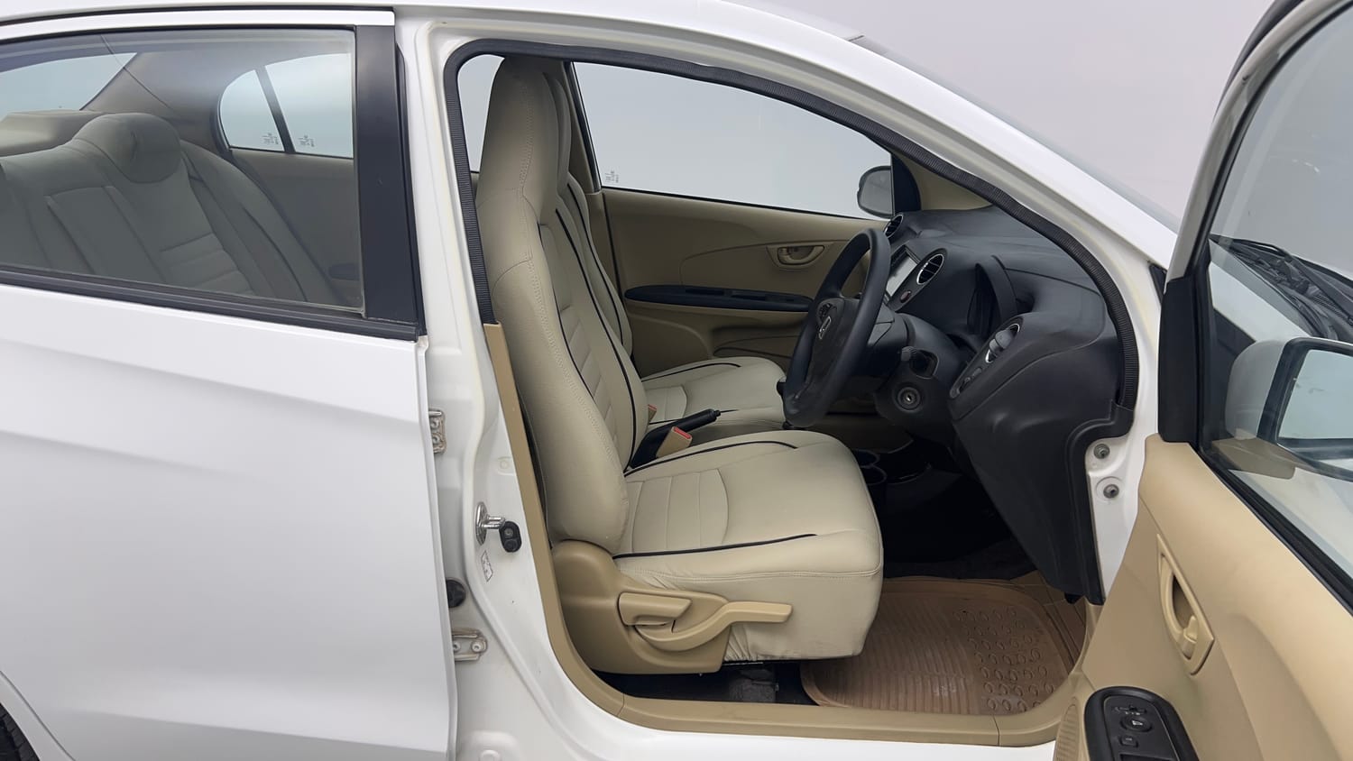 Used 2016 Honda Amaze 1.2 S i-VTEC Petrol Manual interior RIGHT SIDE FRONT DOOR CABIN VIEW