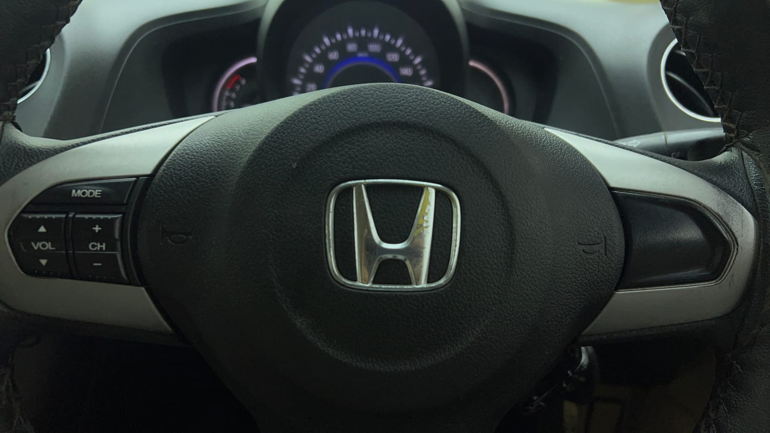 Used 2015 Honda Brio S MT Petrol Manual top_features Steering mounted controls