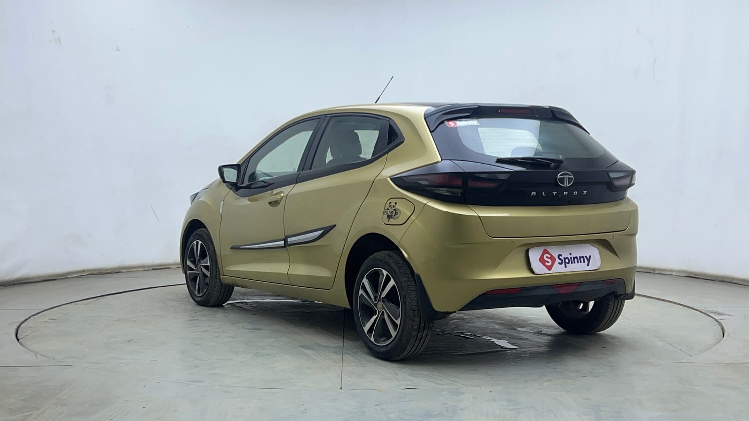 Used 2021 Tata Altroz XZ Plus Petrol Petrol Manual exterior LEFT REAR CORNER VIEW
