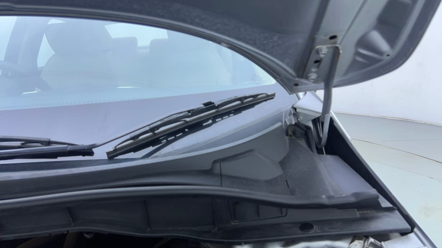 Used 2024 Honda City V Petrol CVT Petrol Automatic engine ENGINE LEFT SIDE HINGE & APRON VIEW