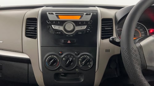 Used 2013 Maruti Suzuki Wagon R VXI Petrol Manual interior MUSIC SYSTEM & AC CONTROL VIEW