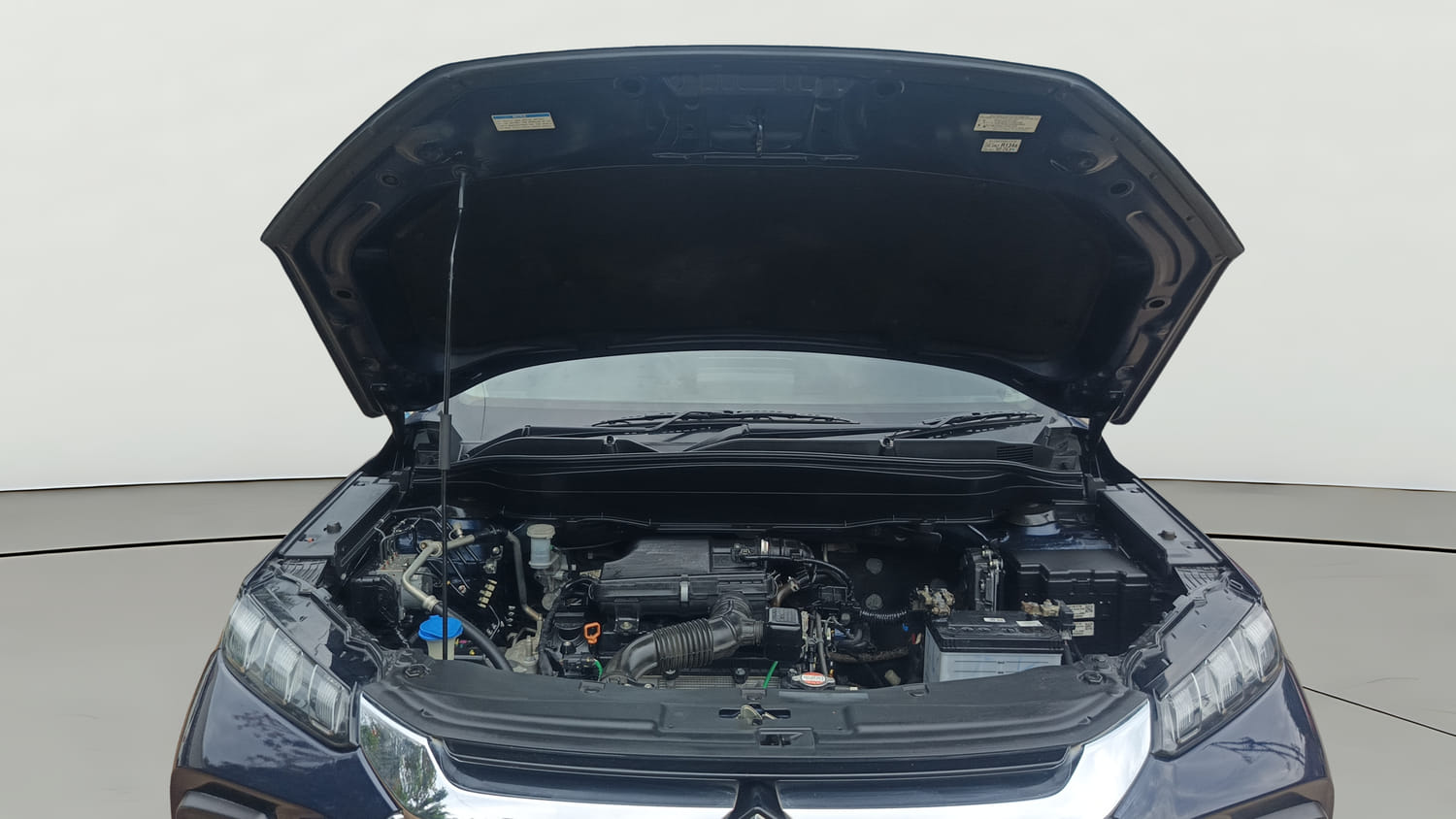 Used 2022 Maruti Suzuki Grand Vitara Alpha Smart Hybrid AT Petrol Automatic engine ENGINE & BONNET OPEN FRONT VIEW