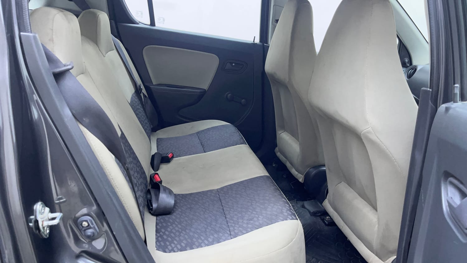 Used 2015 Maruti Suzuki Alto K10 LXi Petrol Manual interior RIGHT SIDE REAR DOOR CABIN VIEW