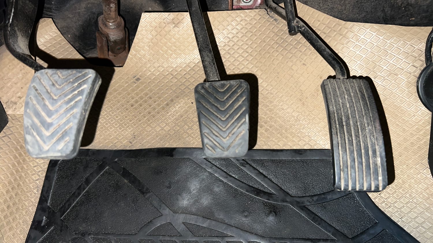 Used 2014 Hyundai Eon Magna + Petrol Manual interior PEDALS VIEW