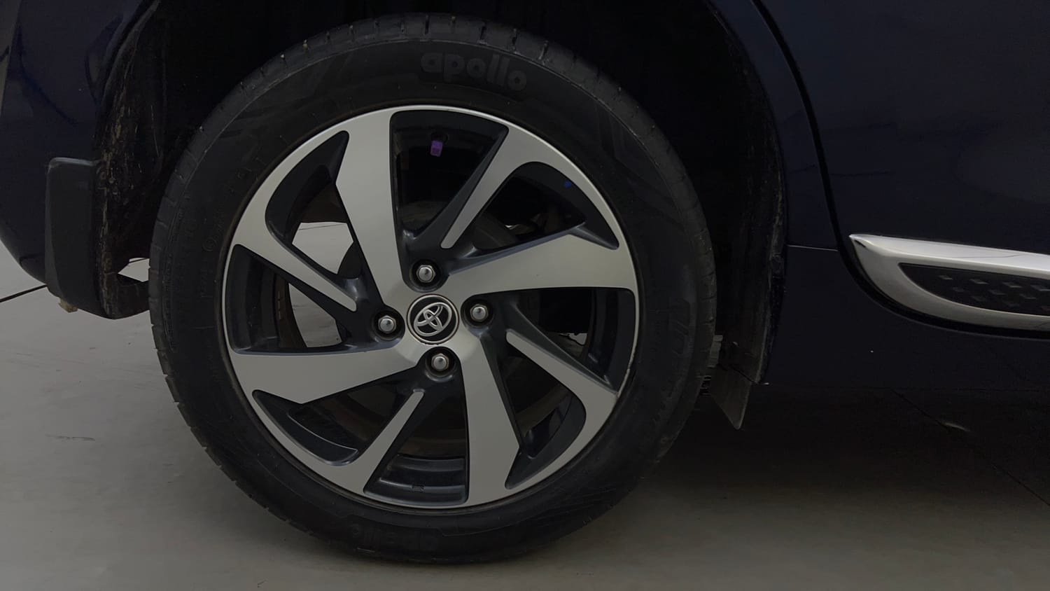 Used 2023 Toyota Glanza G Petrol Manual tyres RIGHT REAR TYRE RIM VIEW