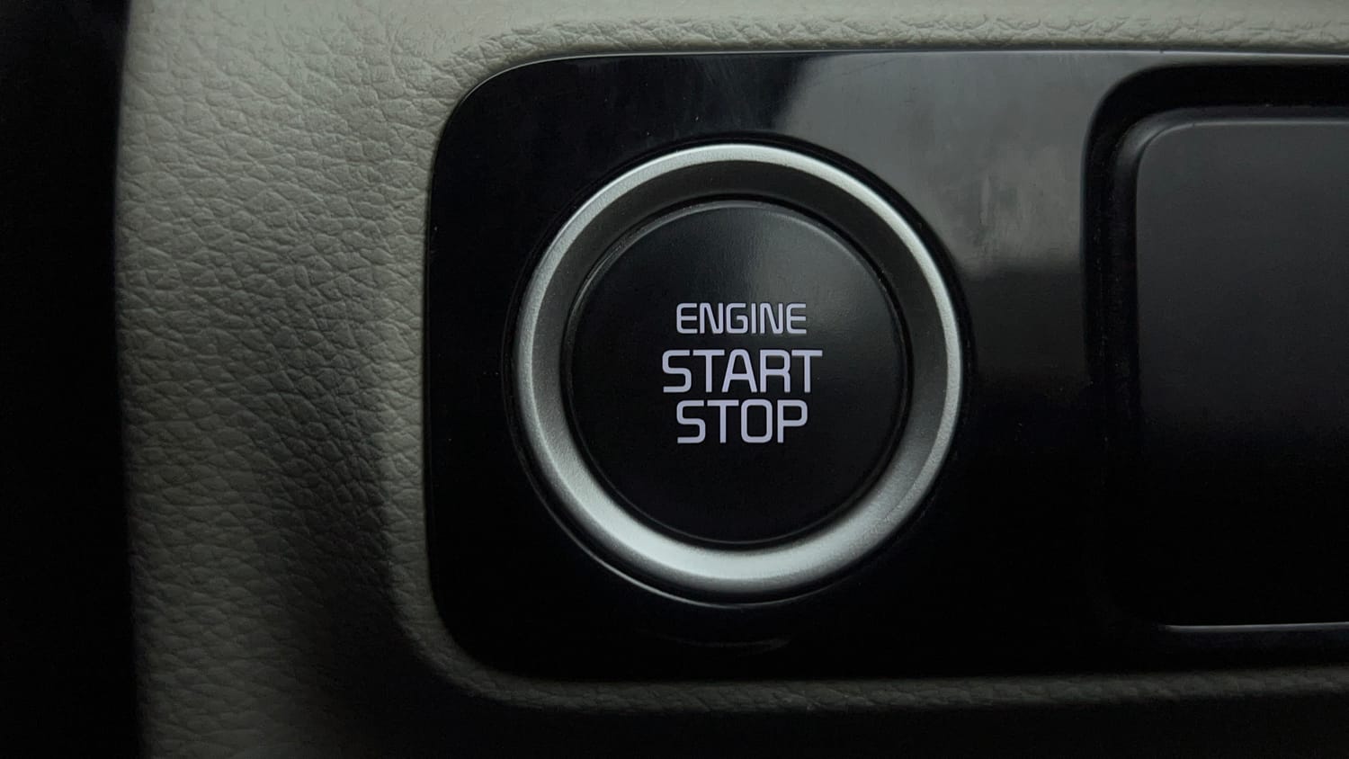 Used 2021 Kia Sonet HTX 1.5 Diesel Manual top_features Keyless start