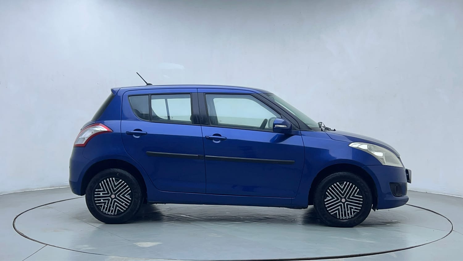 Used 2012 Maruti Suzuki Swift VXi Petrol Manual exterior RIGHT SIDE VIEW