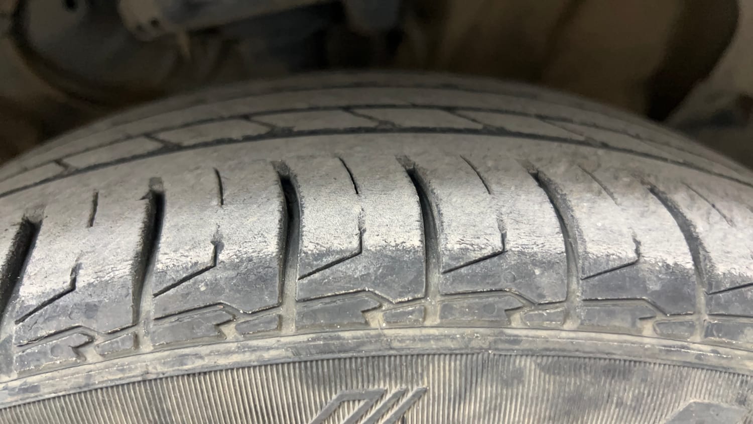 Used 2022 Kia Seltos X Line 1.5 Diesel AT Diesel Automatic tyres RIGHT FRONT TYRE TREAD VIEW