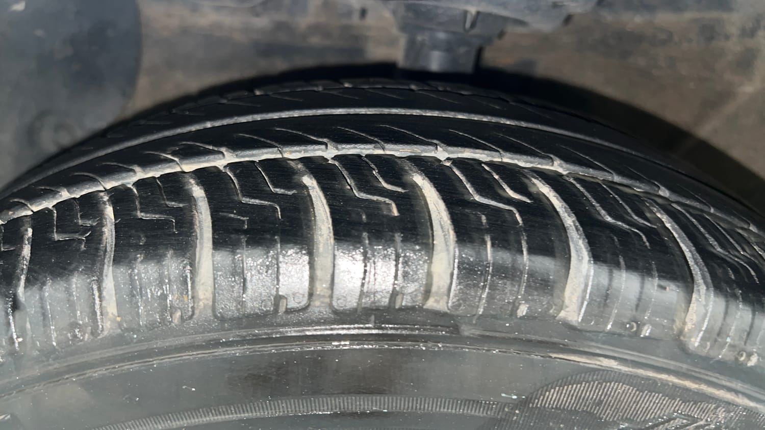 Used 2019 Hyundai Grand i10 Magna 1.2 Kappa VTVT Petrol Manual tyres LEFT FRONT TYRE TREAD VIEW