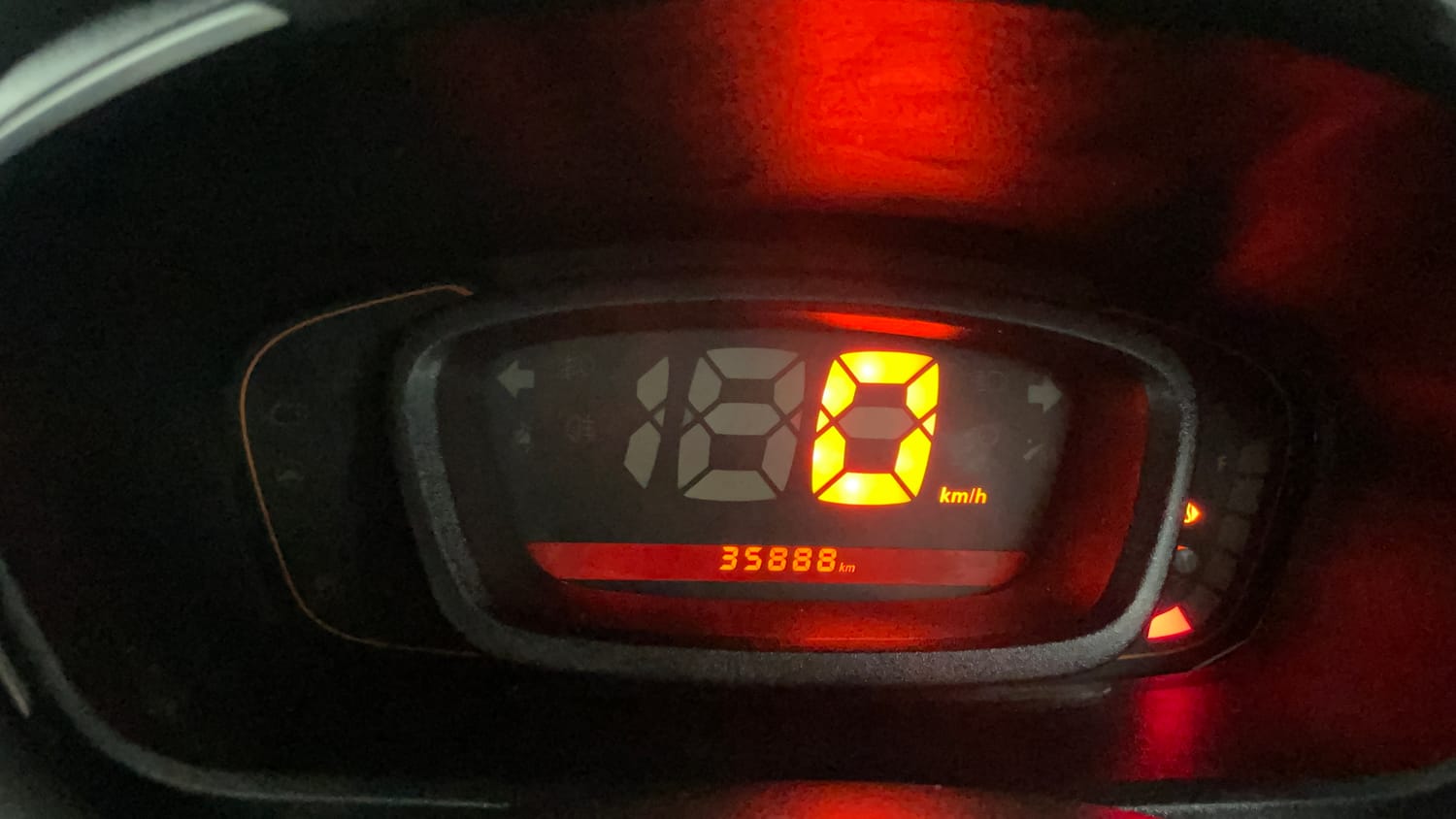 Used 2019 Renault Kwid RXT (O) 1.0 SCE Edition Petrol Manual interior CLUSTERMETER VIEW