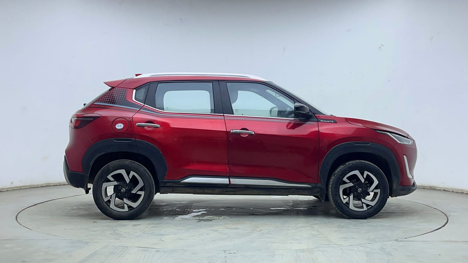 Used 2023 Nissan Magnite XV Premium Turbo Petrol Manual exterior RIGHT SIDE VIEW