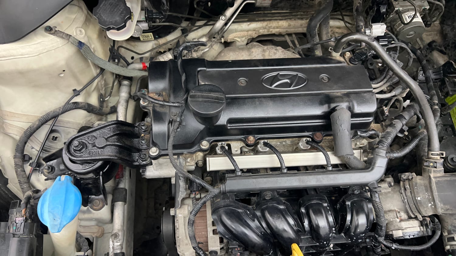 Used 2017 Hyundai Elite i20 Asta 1.2 Petrol Manual engine ENGINE RIGHT SIDE VIEW