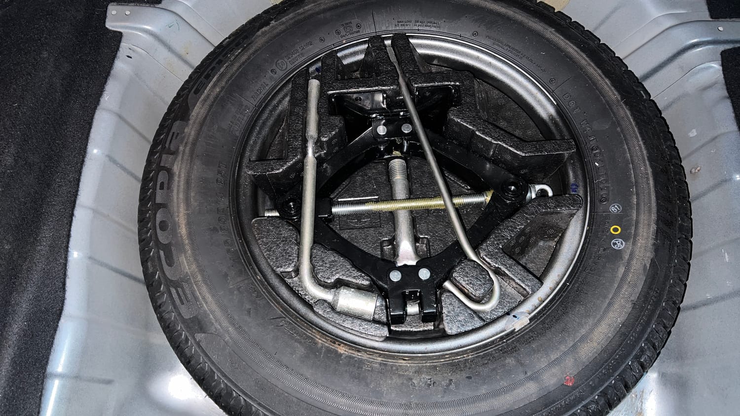 Used 2020 Tata Altroz XZ Petrol Petrol Manual tyres SPARE TYRE VIEW