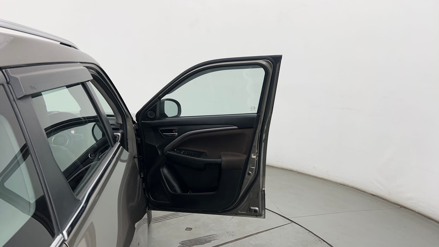 Used 2023 Maruti Suzuki Brezza ZXi Petrol Manual interior RIGHT FRONT DOOR OPEN VIEW