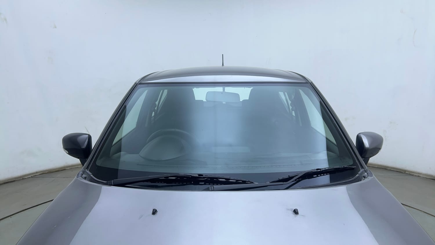 Used 2018 Maruti Suzuki Ignis Delta 1.2 MT Petrol Manual exterior FRONT WINDSHIELD VIEW