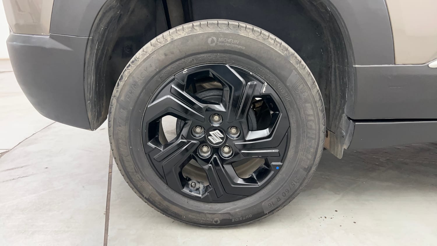 Used 2023 Maruti Suzuki Brezza ZXi Petrol Manual tyres RIGHT REAR TYRE RIM VIEW