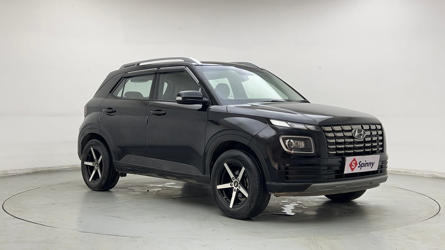 Used 2022 Hyundai Venue SX 1.2 Petrol Petrol Manual exterior RIGHT FRONT CORNER VIEW