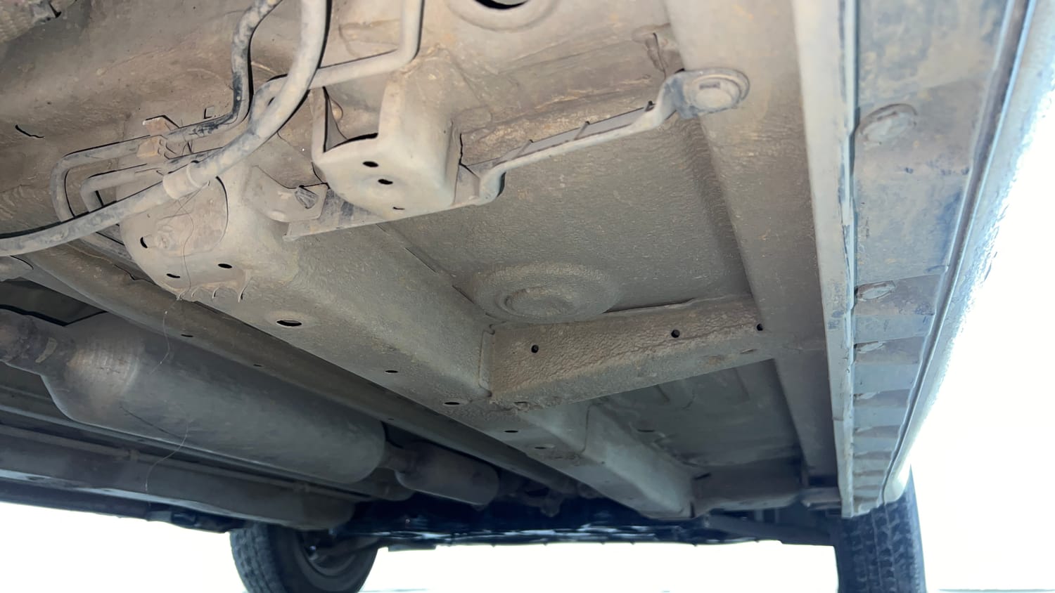 Used 2015 Maruti Suzuki Swift Lxi (O) Petrol Manual extra REAR RIGHT UNDERBODY VIEW