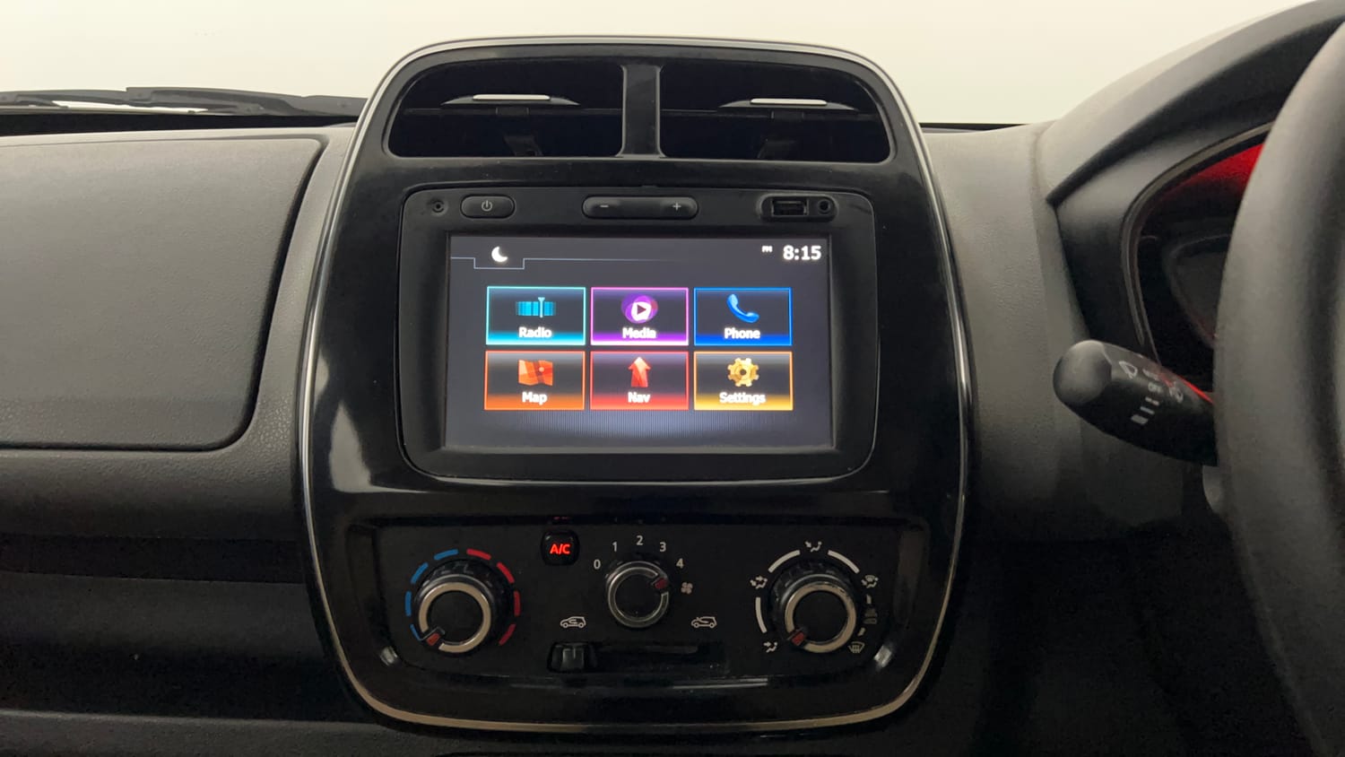 Used 2017 Renault Kwid 1.0 RXT AMT Opt Petrol Automatic interior MUSIC SYSTEM & AC CONTROL VIEW