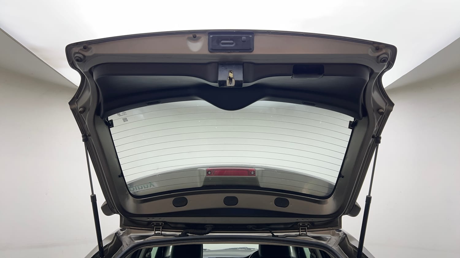 Used 2019 Maruti Suzuki Baleno Alpha Petrol Manual interior DICKY DOOR OPEN VIEW
