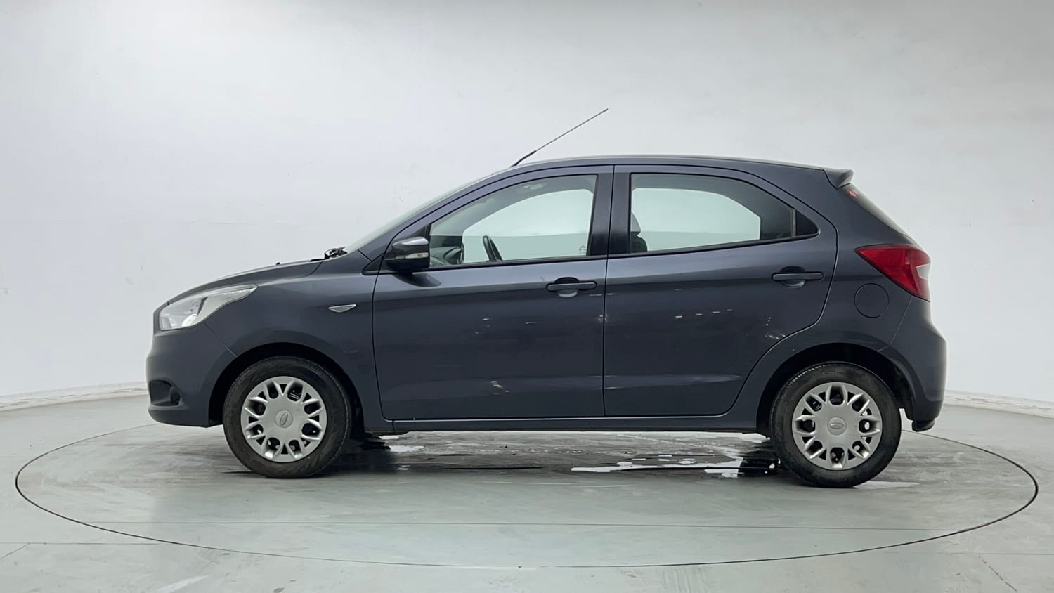 Used 2016 Ford Figo Trend 1.2 Ti-VCT Petrol Manual exterior LEFT SIDE VIEW