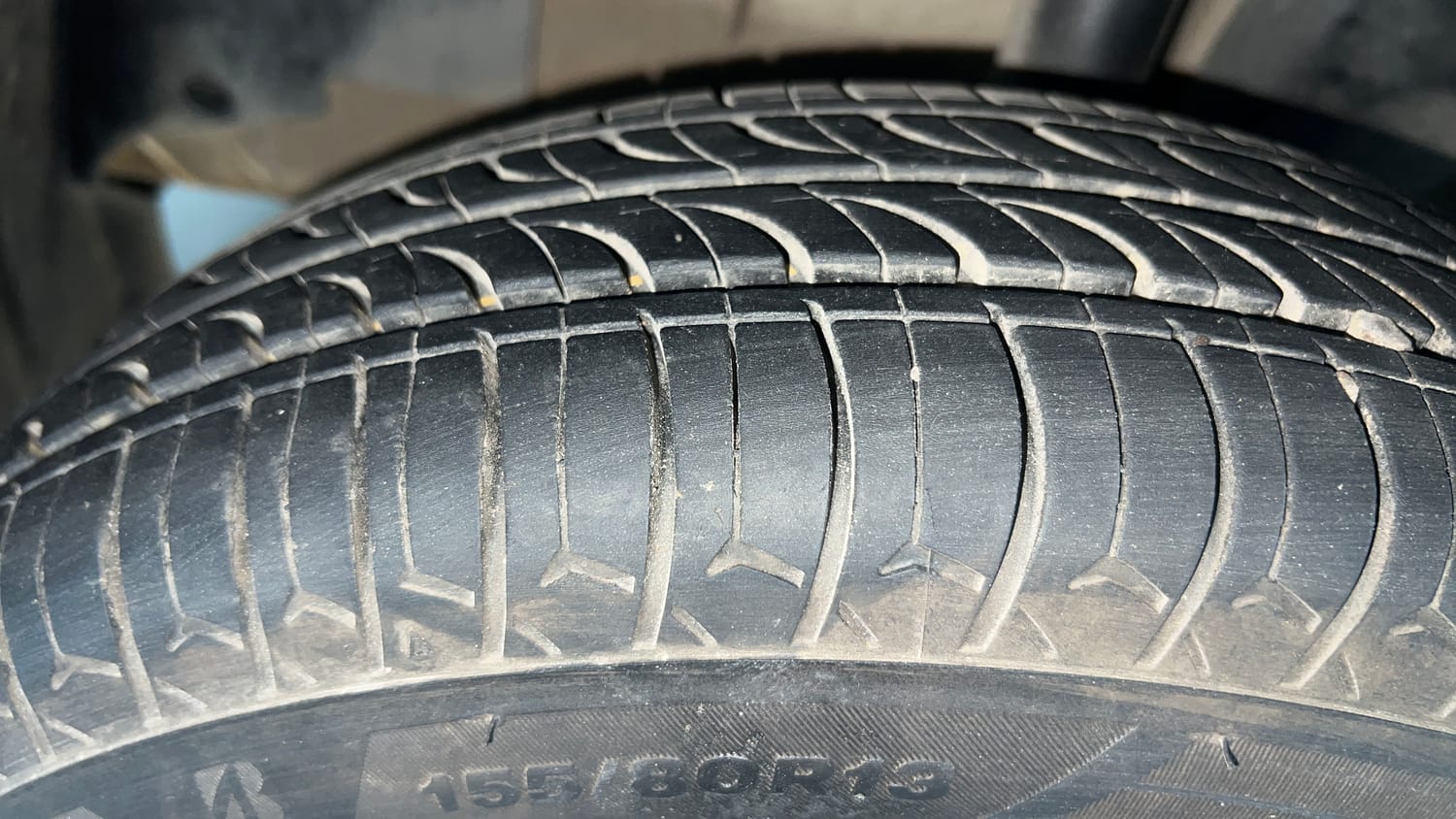 Used 2017 Renault Kwid RXT Live For More Edition 1.0 Petrol Manual tyres LEFT FRONT TYRE TREAD VIEW