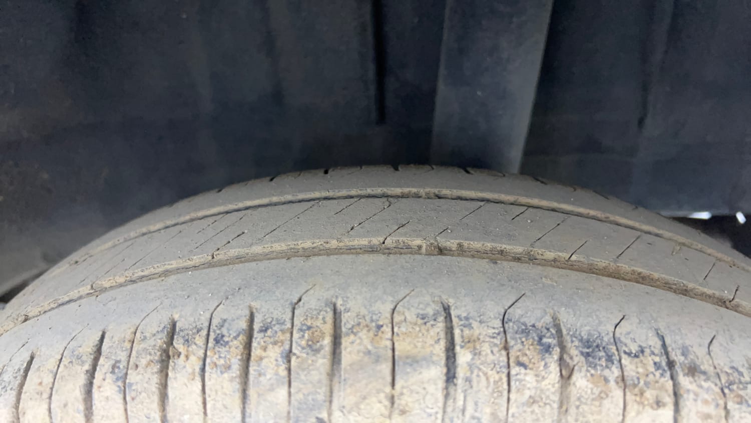Used 2016 Renault Kwid RXT Petrol Manual tyres LEFT REAR TYRE TREAD VIEW