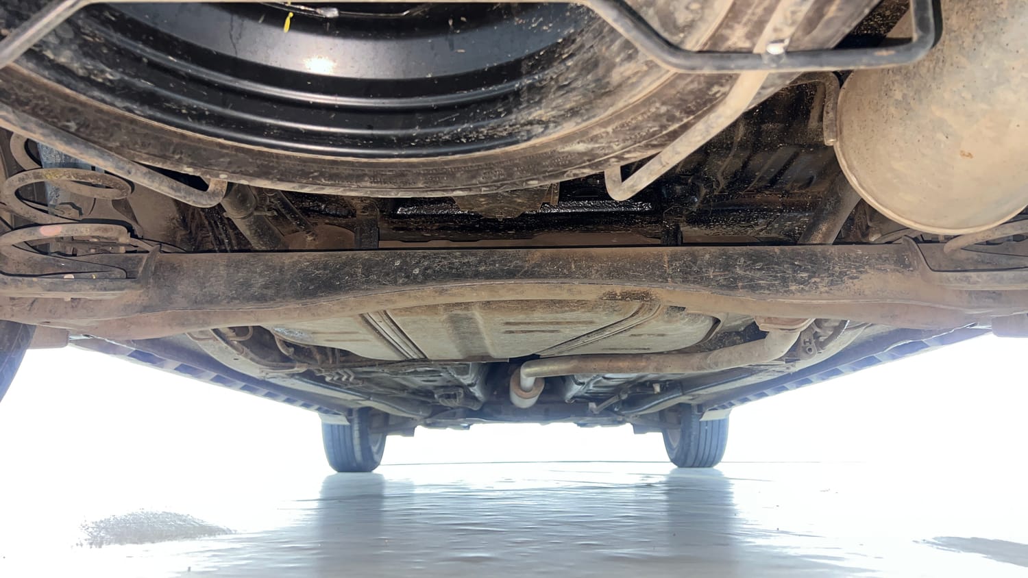 Used 2025 Maruti Suzuki XL6 Alpha Plus MT Petrol Petrol Manual extra REAR UNDERBODY VIEW (TAKEN FROM REAR)