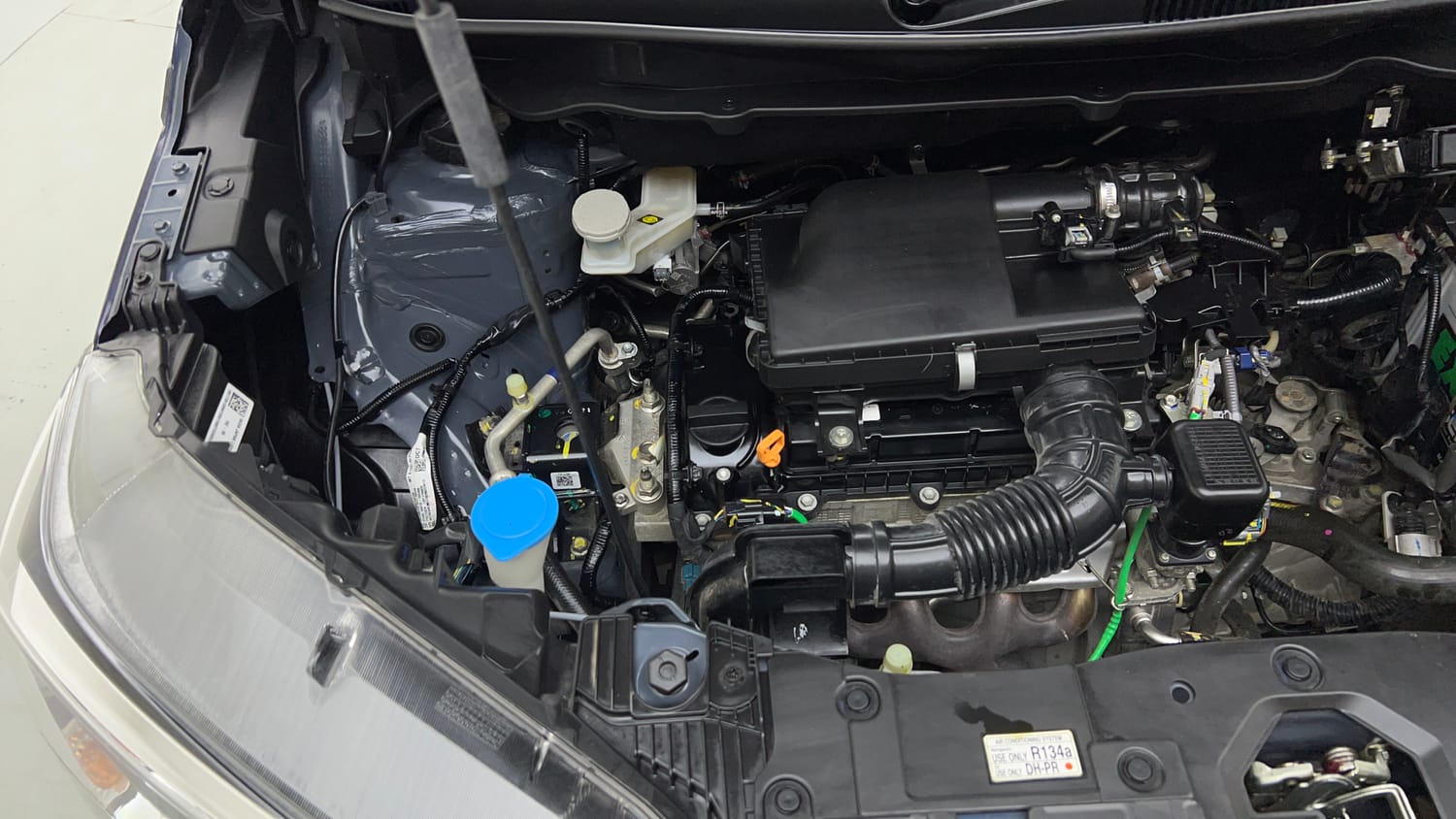 Used 2022 Maruti Suzuki XL6 Alpha Plus MT Petrol Petrol Manual engine ENGINE RIGHT SIDE VIEW