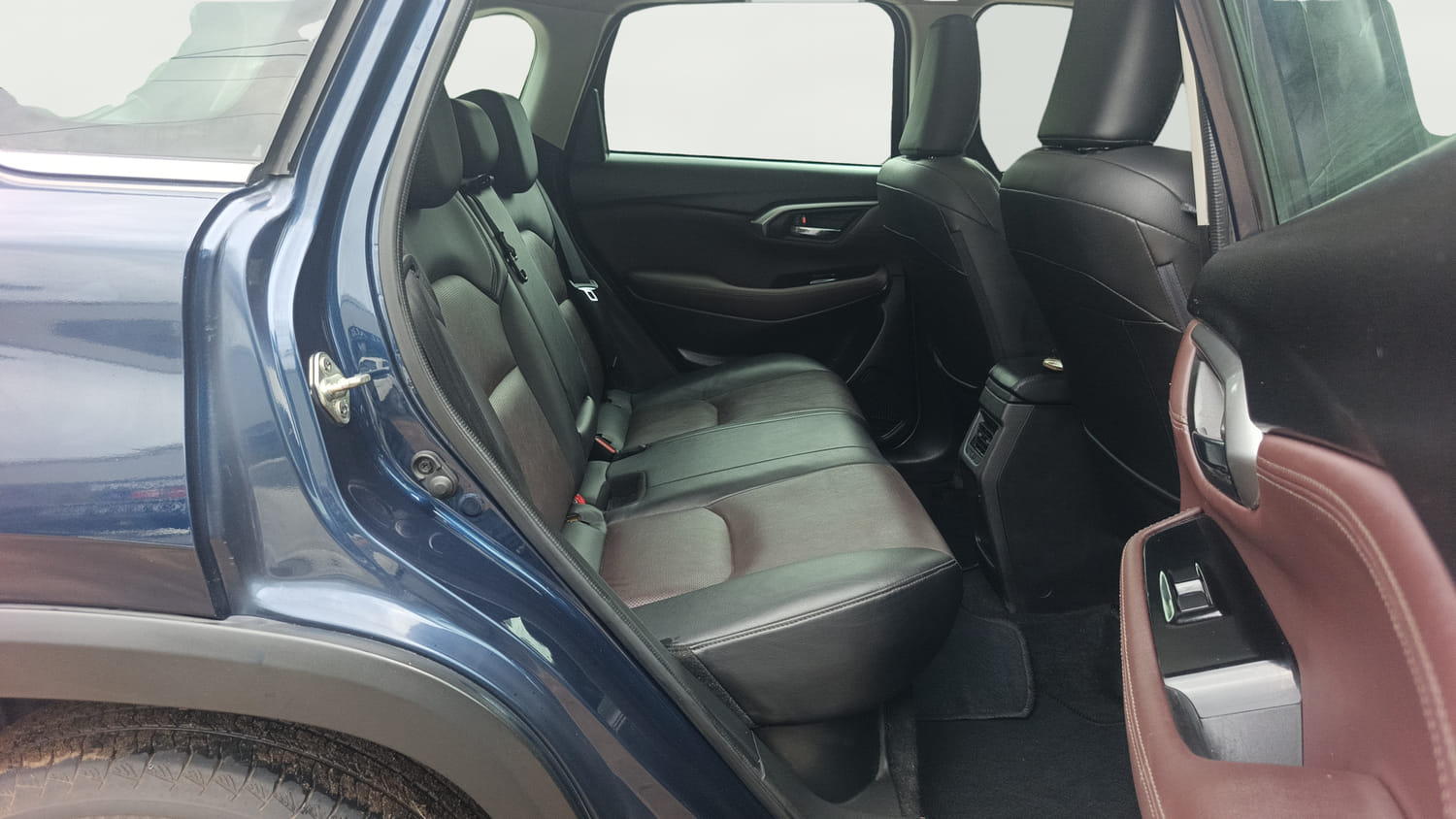 Used 2022 Maruti Suzuki Grand Vitara Alpha Smart Hybrid AT Petrol Automatic interior RIGHT SIDE REAR DOOR CABIN VIEW