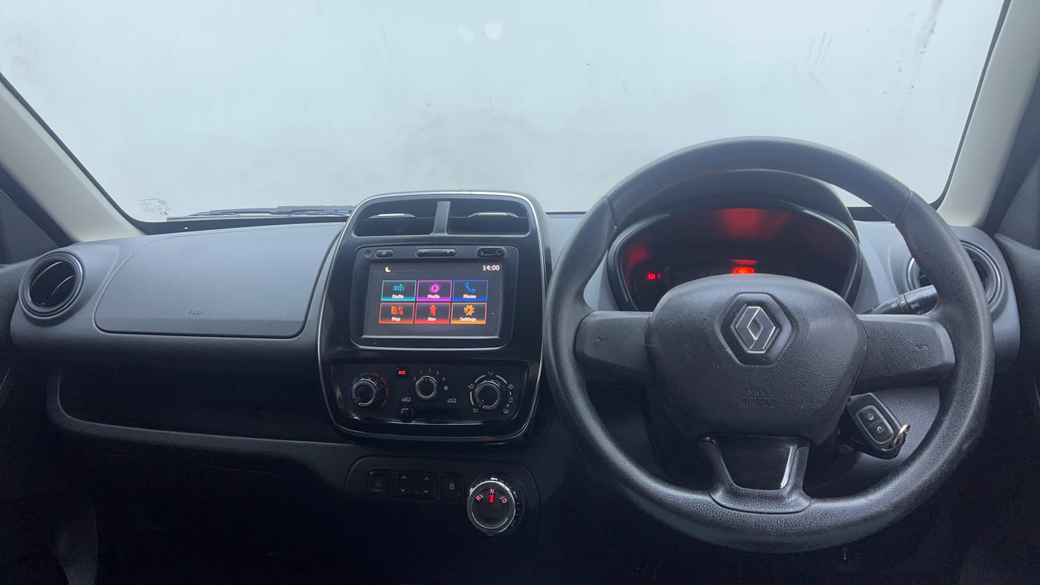 Used 2018 Renault Kwid 1.0 RXT AMT Opt Petrol Automatic interior DASHBOARD VIEW