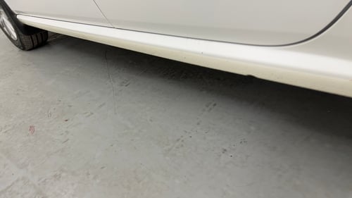 Used 2017 Volkswagen Ameo Highline1.2L (P) Petrol Manual dents MINOR DENT