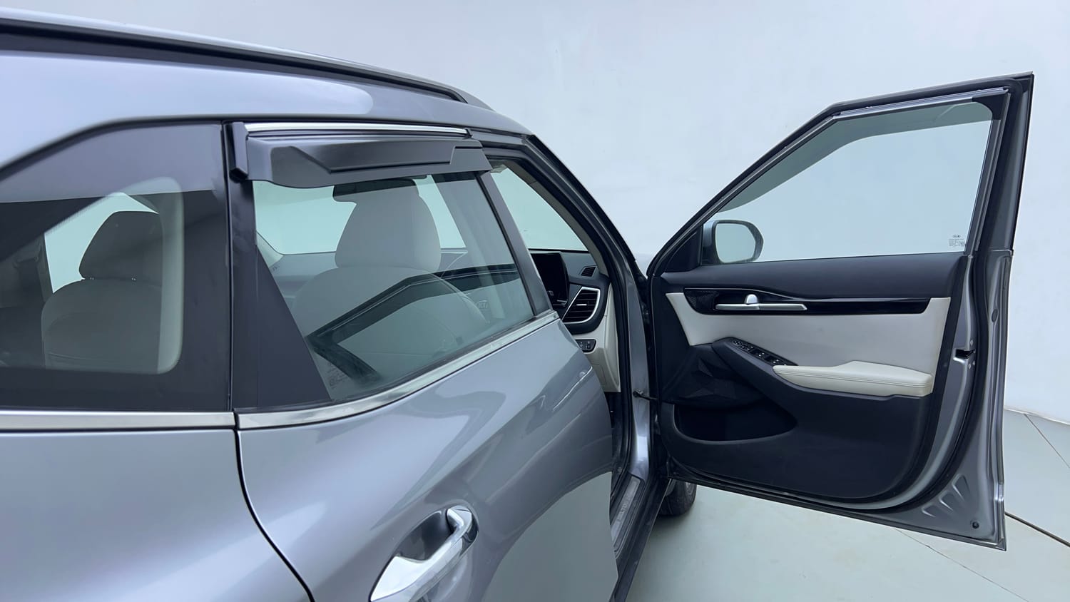 Used 2021 Kia Seltos HTX 1.5 Petrol Manual interior RIGHT FRONT DOOR OPEN VIEW