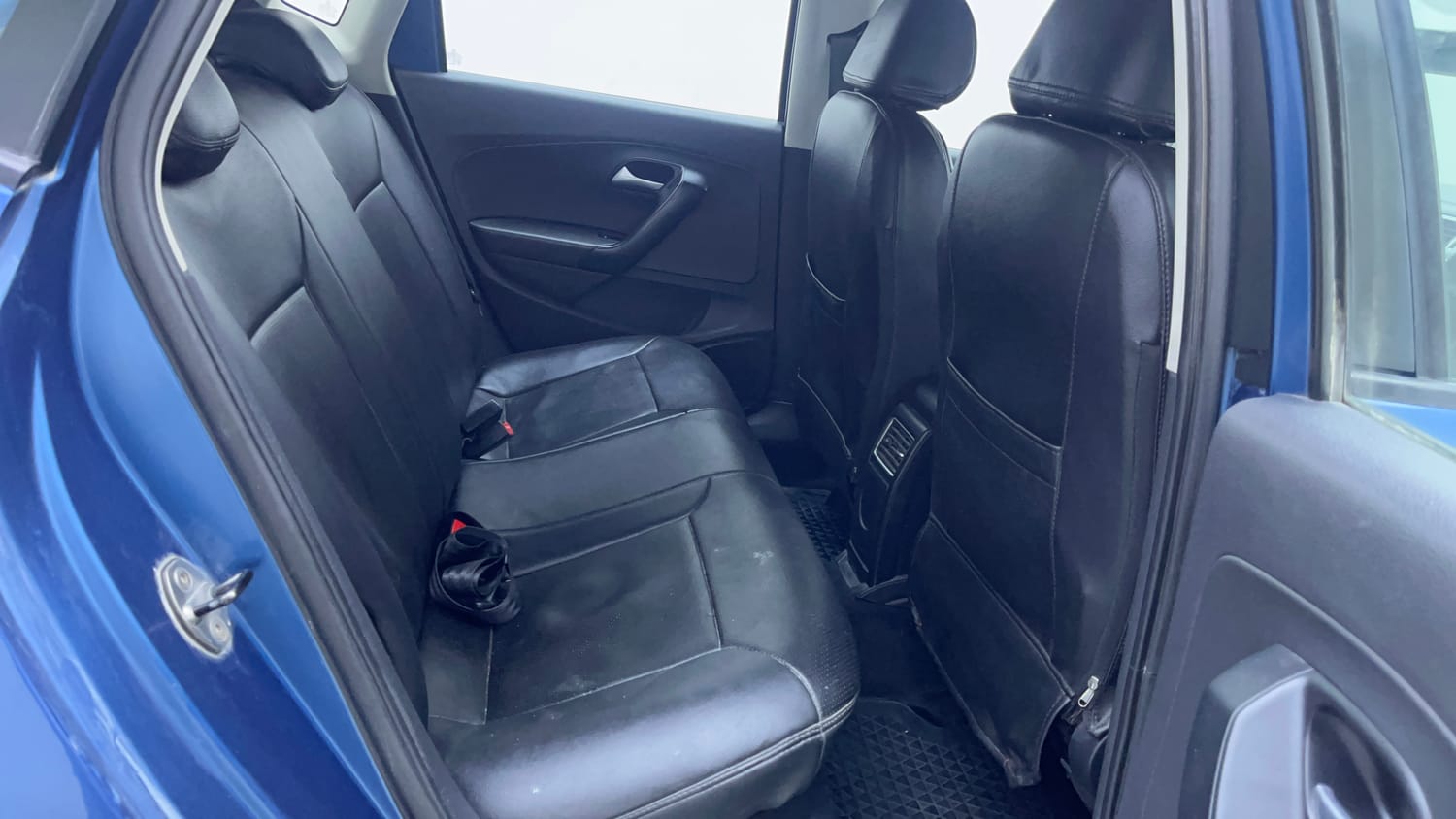 Used 2017 Volkswagen Polo Highline Plus 1.2( P)16 Alloy Petrol Manual interior RIGHT SIDE REAR DOOR CABIN VIEW