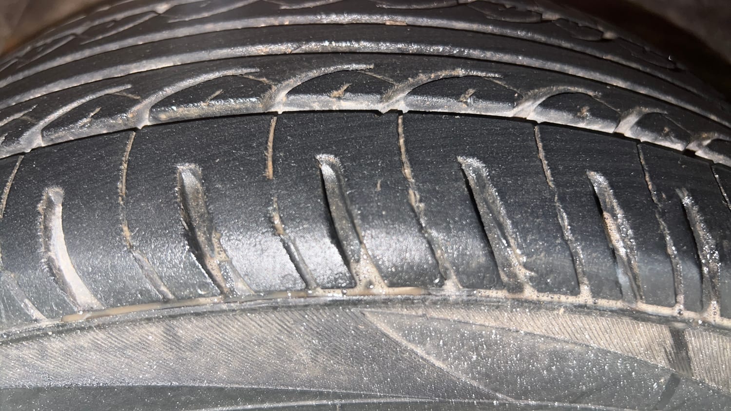 Used 2015 Hyundai Grand i10 Asta 1.2 Kappa VTVT (O) Petrol Manual tyres LEFT FRONT TYRE TREAD VIEW
