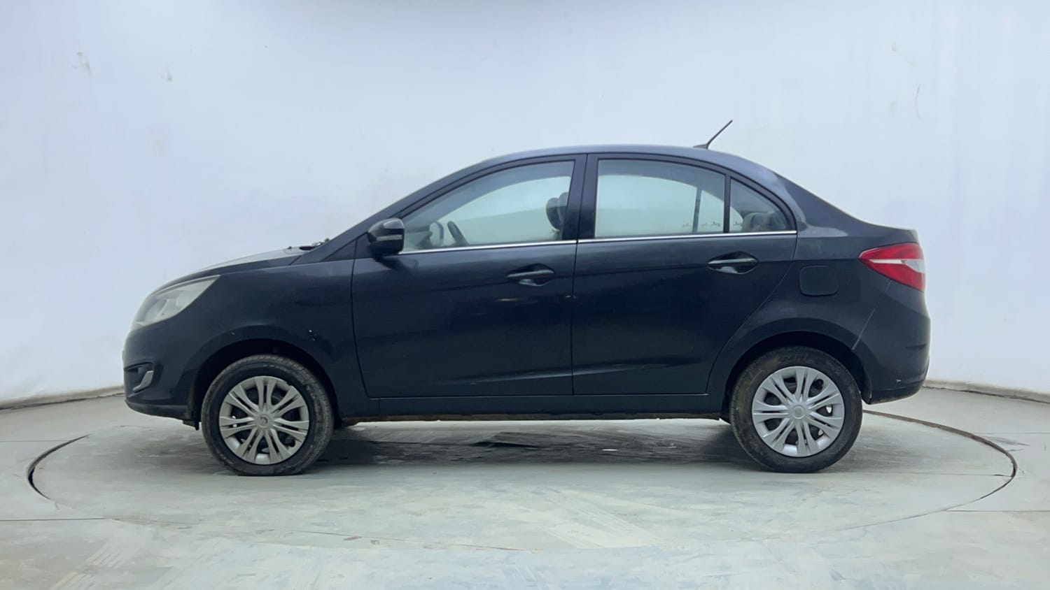 Used 2016 Tata Zest XMS Petrol Petrol Manual exterior LEFT SIDE VIEW