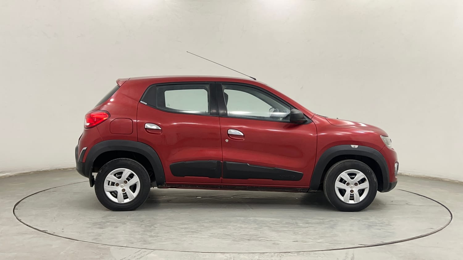 Used 2016 Renault Kwid RXT Petrol Manual exterior RIGHT SIDE VIEW