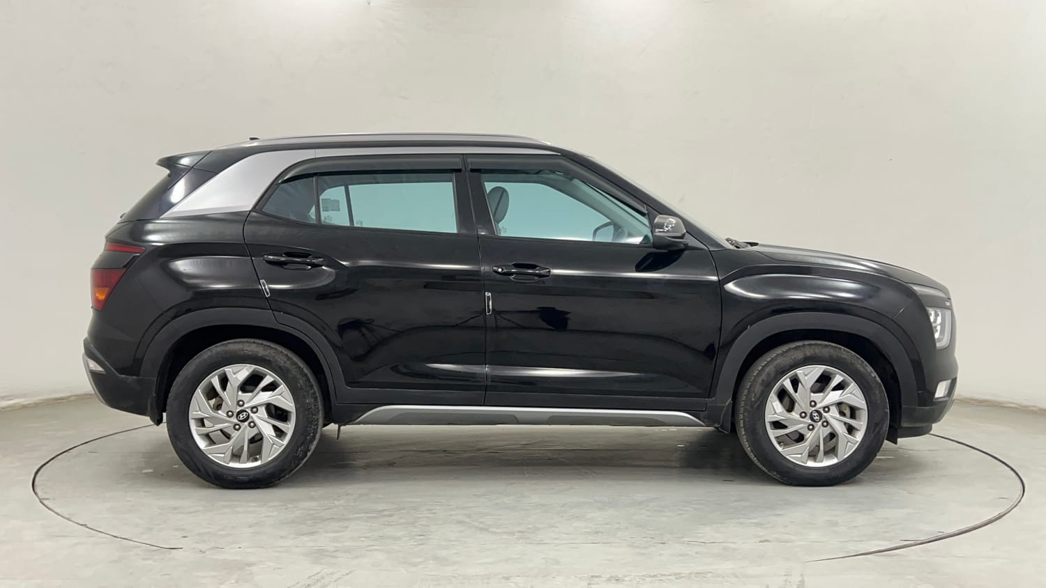 Used 2022 Hyundai Creta SX 1.5 Petrol Executive Petrol Manual exterior RIGHT SIDE VIEW