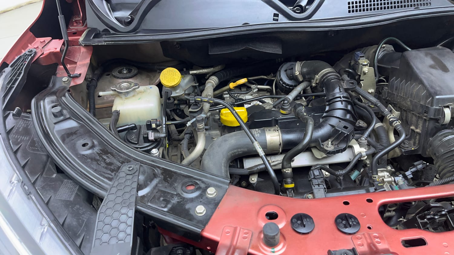 Used 2023 Nissan Magnite XV Premium Turbo Petrol Manual engine ENGINE RIGHT SIDE VIEW