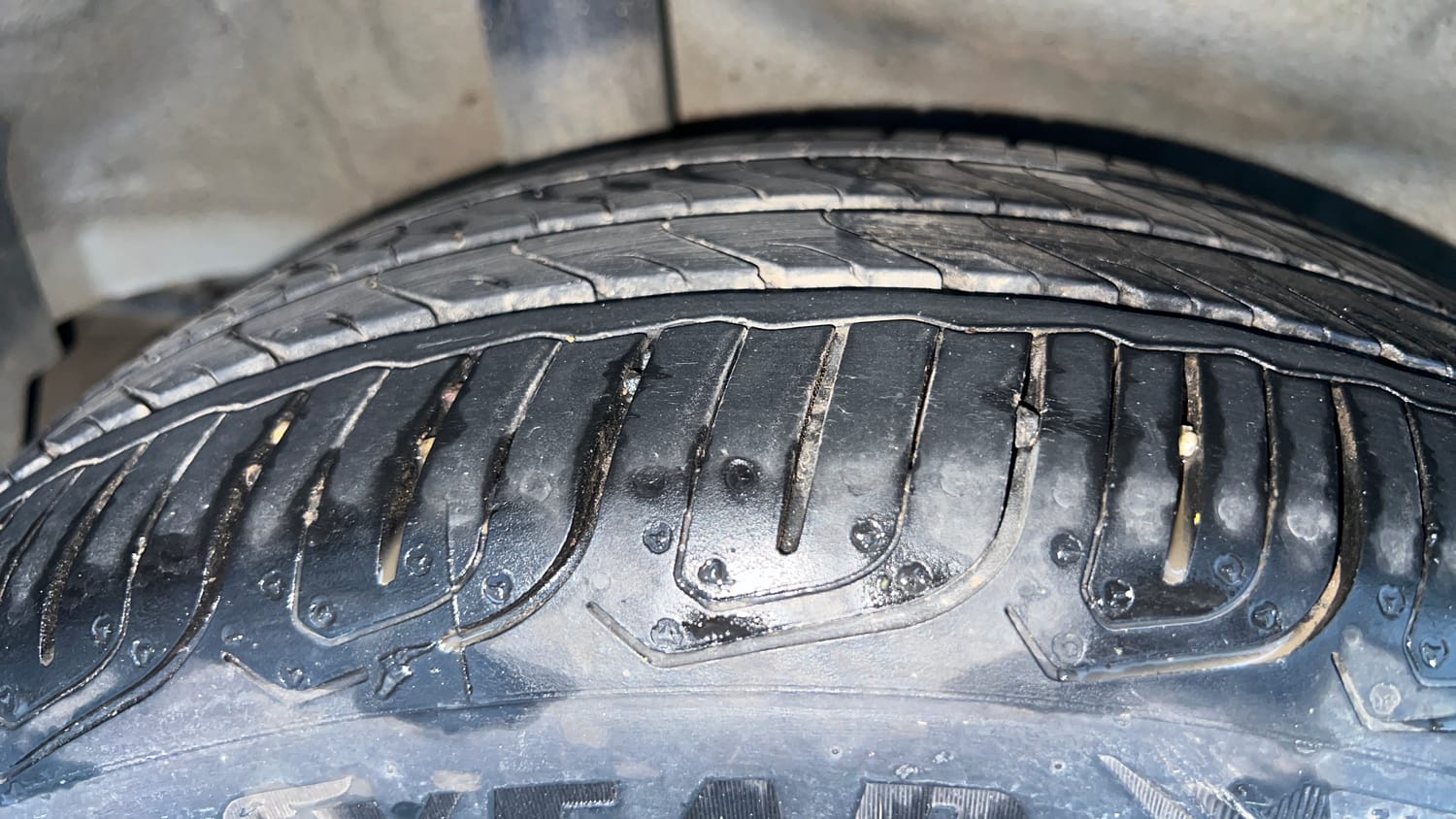 Used 2024 Honda City V Petrol CVT Petrol Automatic tyres RIGHT REAR TYRE TREAD VIEW