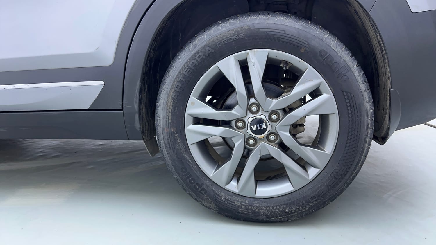 Used 2021 Kia Seltos HTX 1.5 Petrol Manual tyres LEFT REAR TYRE RIM VIEW