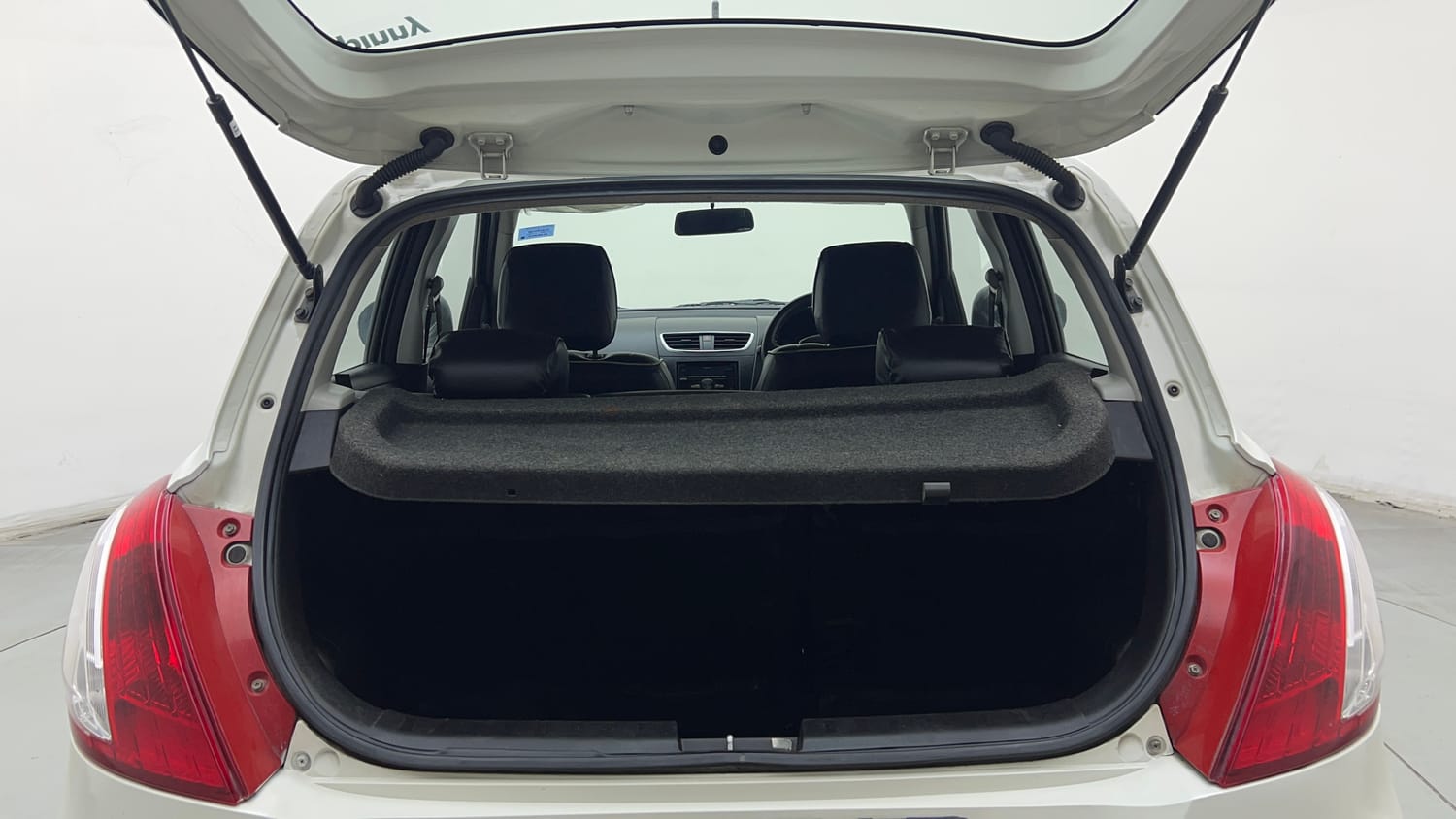 Used 2015 Maruti Suzuki Swift Lxi (O) Petrol Manual interior DICKY INSIDE VIEW