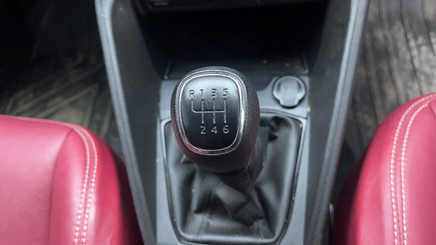 Used 2025 Skoda Kylaq Classic Petrol Manual interior GEAR  KNOB VIEW